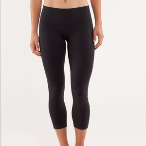 Lululemon | Ebb to Flow Crop Yogs 6 black